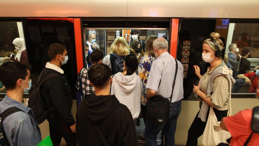 La bonificación del 50% en el transporte público vasco entra en vigor este jueves para &quot;aliviar a las familias&quot;
