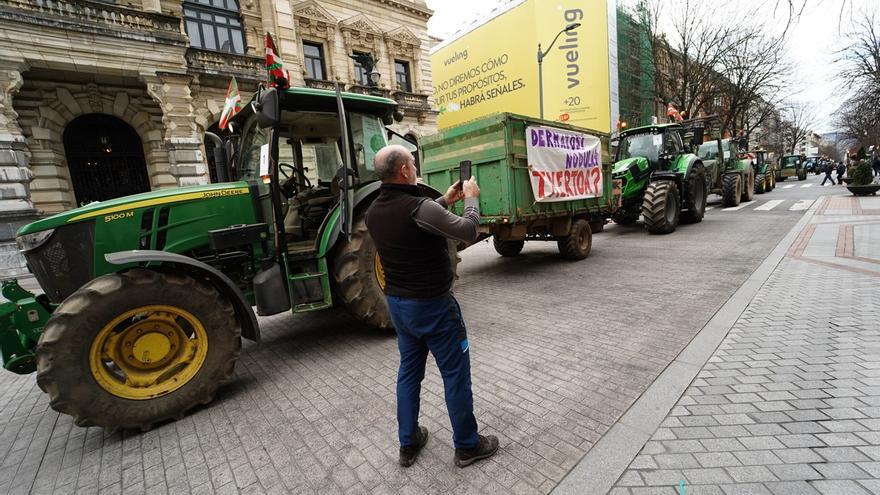 Los tractores dejan su huella en Bilbao
