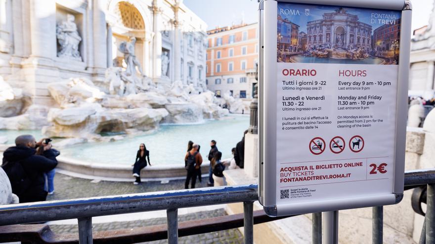 La Fontana di Trevi recauda casi medio millón de euros en su primer mes con acceso de pago
