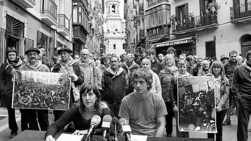 Maider Caminos y Zigor Olaberria, en la rueda de prensa ofrecida ayer en Navarrería.