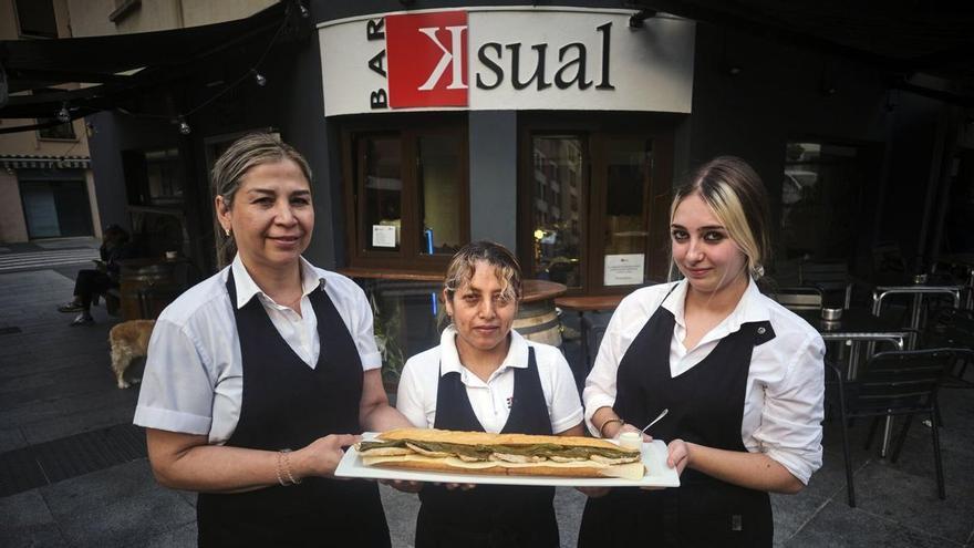 Los bocatas XXL del bar Ksual que triunfan en el II Ensanche