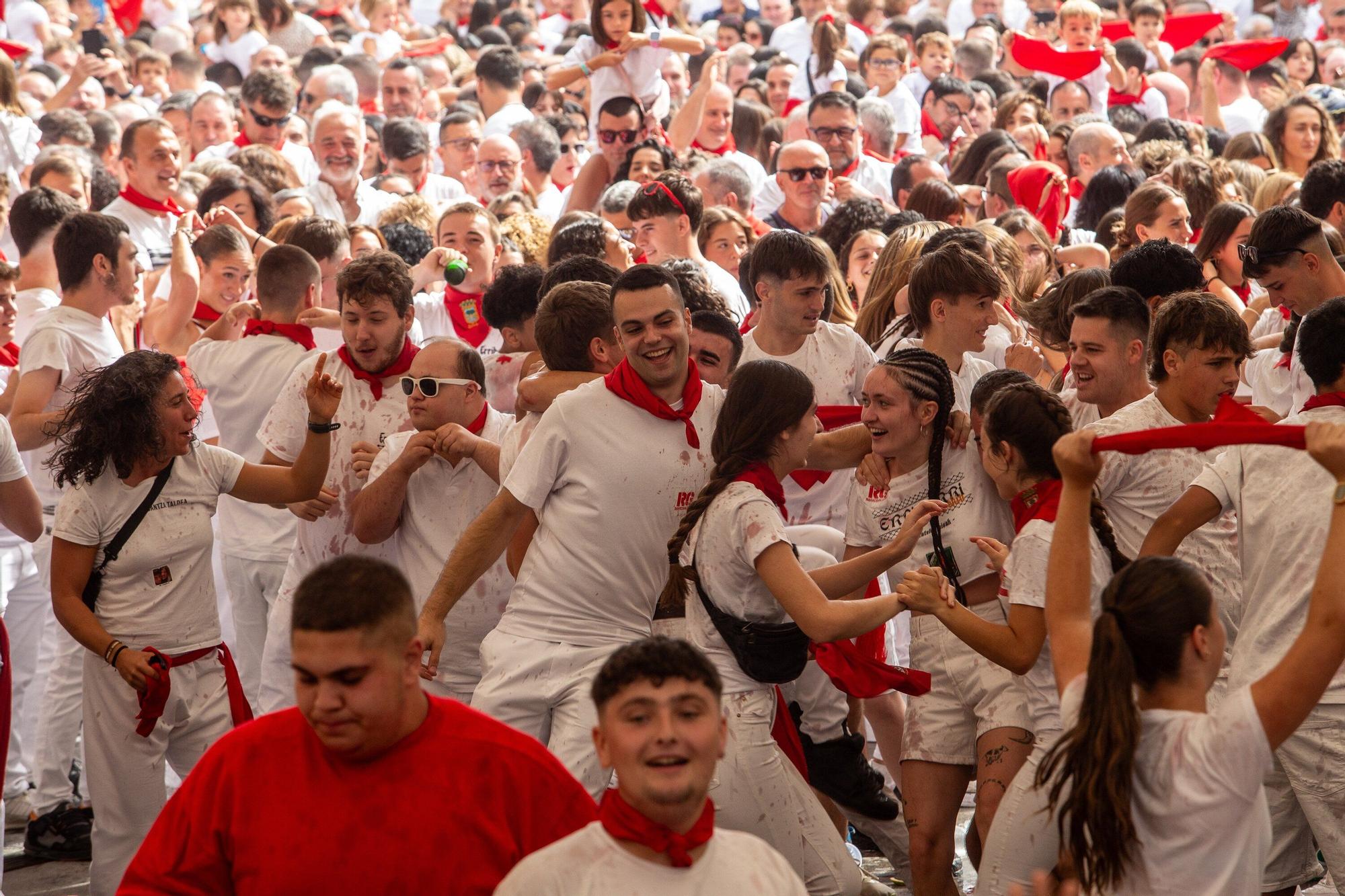 Fotos del cohete de fiestas de Olite 2025