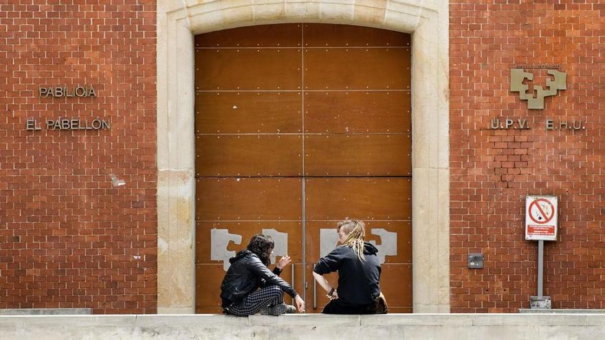 Los universitarios buscan alternativas tras el cierre sorpresa del comedor de la UPV en Vitoria
