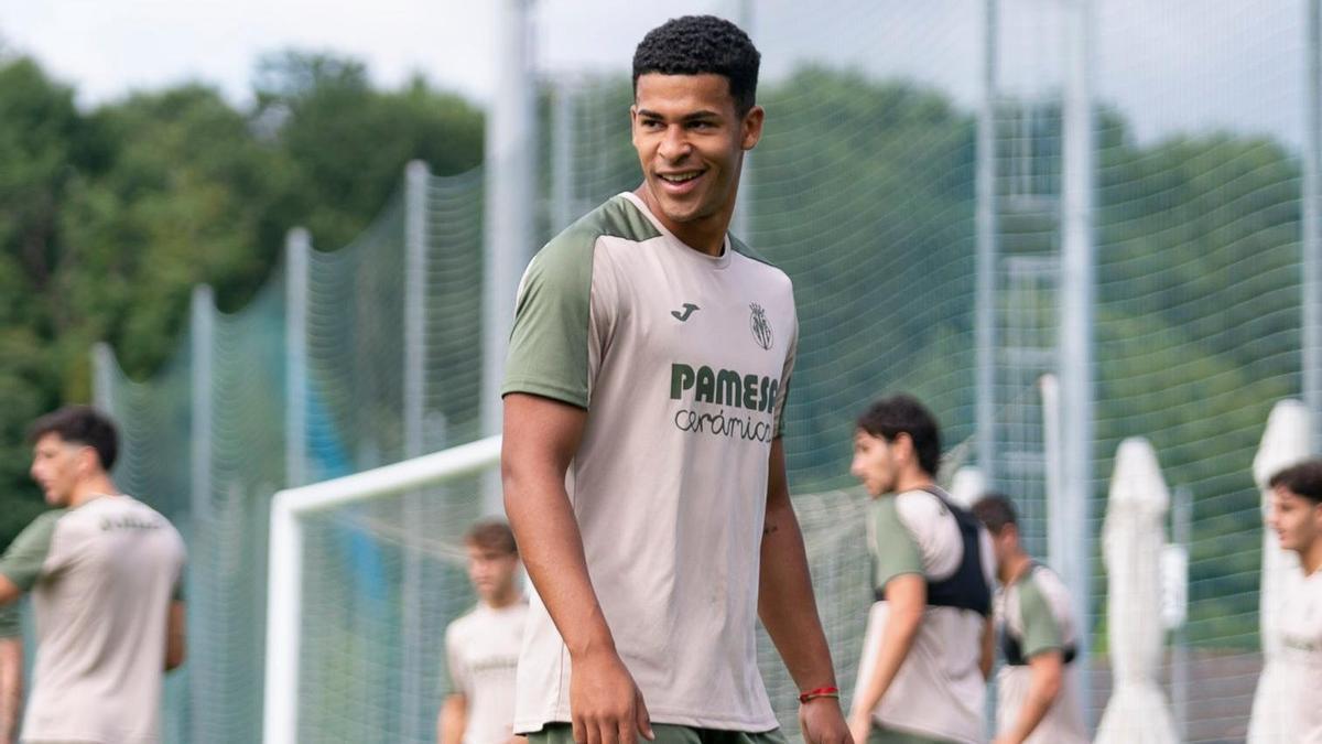 Santiago Mouriño durante su primer entrenamiento como futbolista groguet