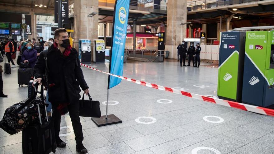La policía mata a un hombre en París que les amenazaba con un cuchillo