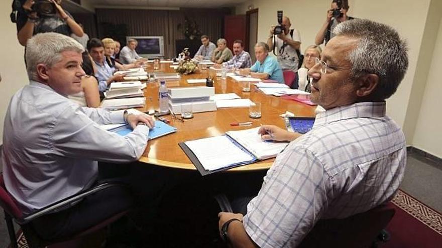 El consejo de administración de RTVV aprueba el ERE para  un &quot;máximo&quot; de 1.198 trabajadores con los votos del PP