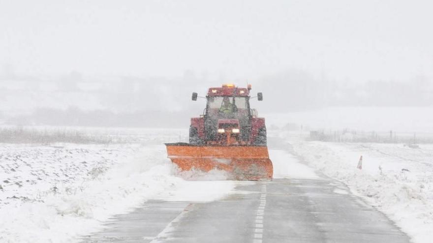 La nieve se concentra en Álava aunque sin incidentes destacados en carreteras