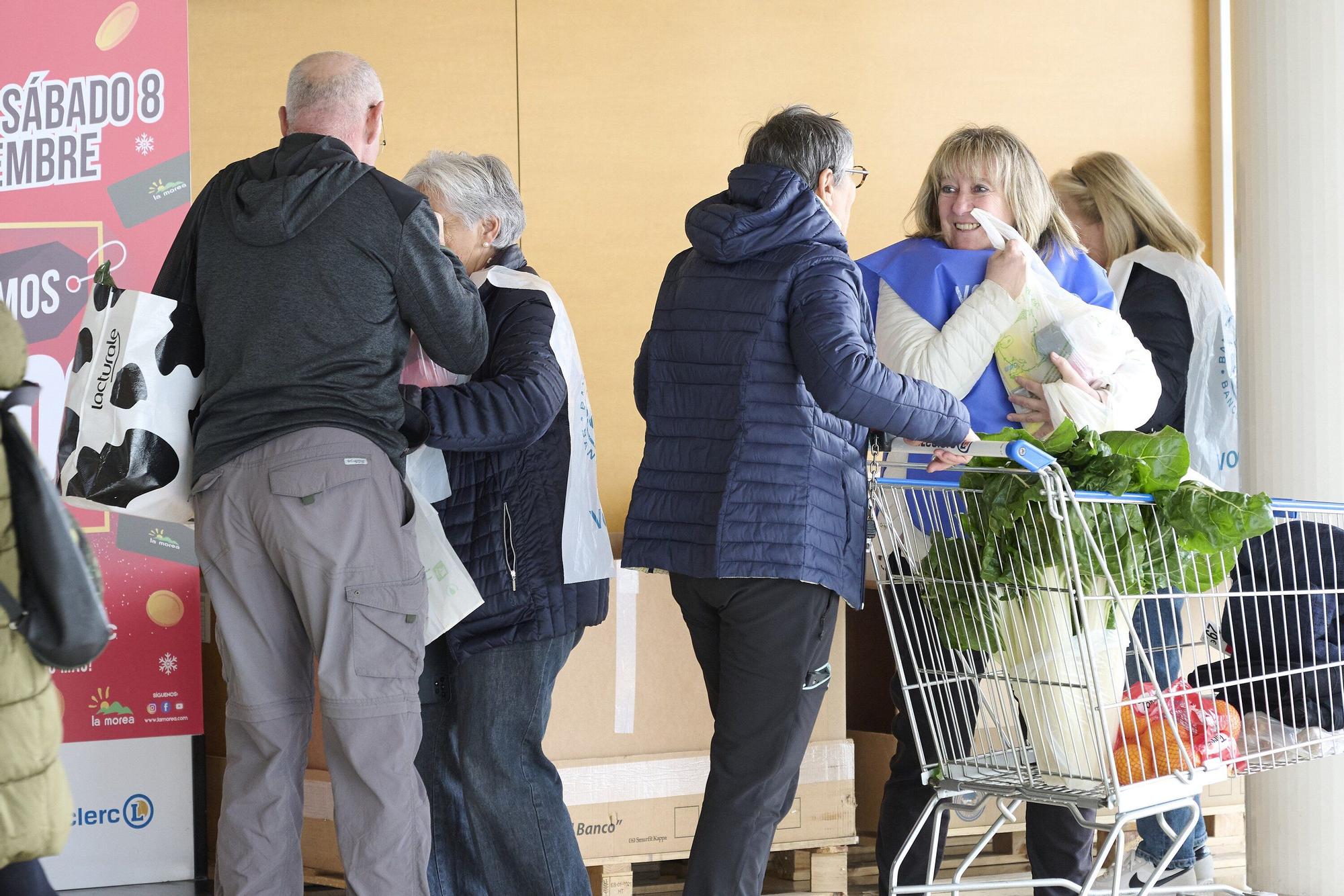 Fotos de la Gran recogida del Banco de Alimentos de Navarra en E.Leclerc