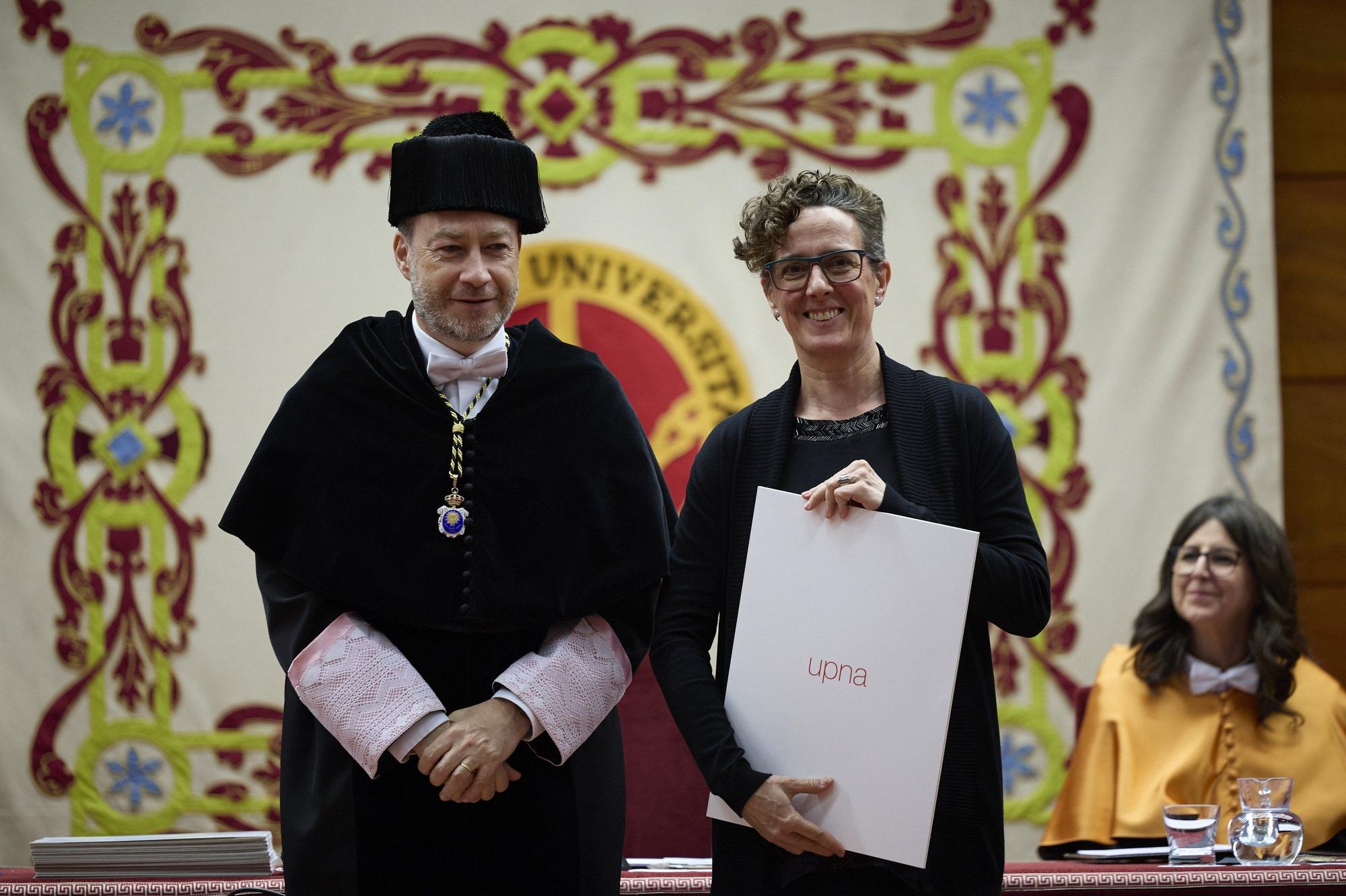 Fotos del homenaje de la UPNA a las personas que llevan 25 años trabajando en la Universidad
