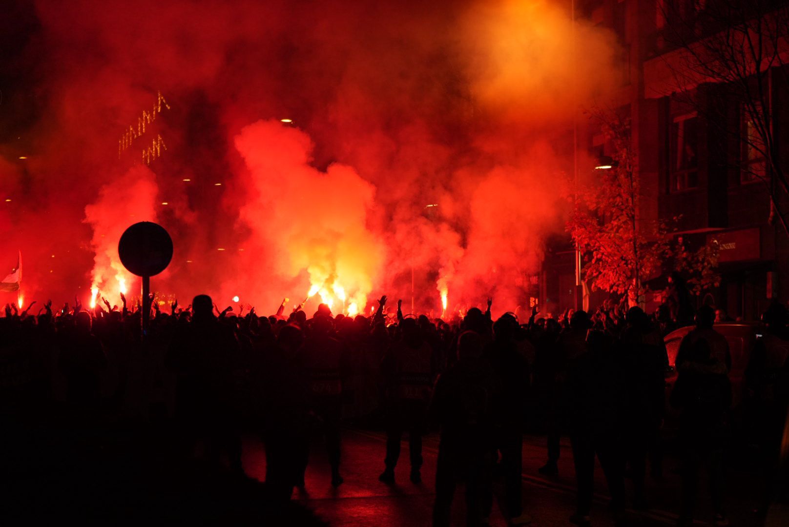 En imágenes: la afición del PSG, rumbo a San Mamés