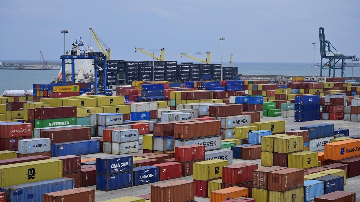 Contenedores de mercancías en el Puerto de Bilbao, de donde salen gran parte de las exportaciones vascas.