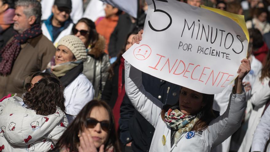 Los sindicatos médicos rechazan la figura del mediador acordada en el CISNS