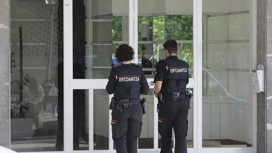 Detenido por golpear con una silla a un joven y lesionarle en el ojo en la Parte Vieja de Irun