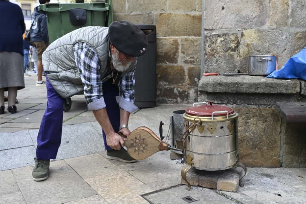 Las putxeras humean en Balmaseda en homenaje al tren de La Robla