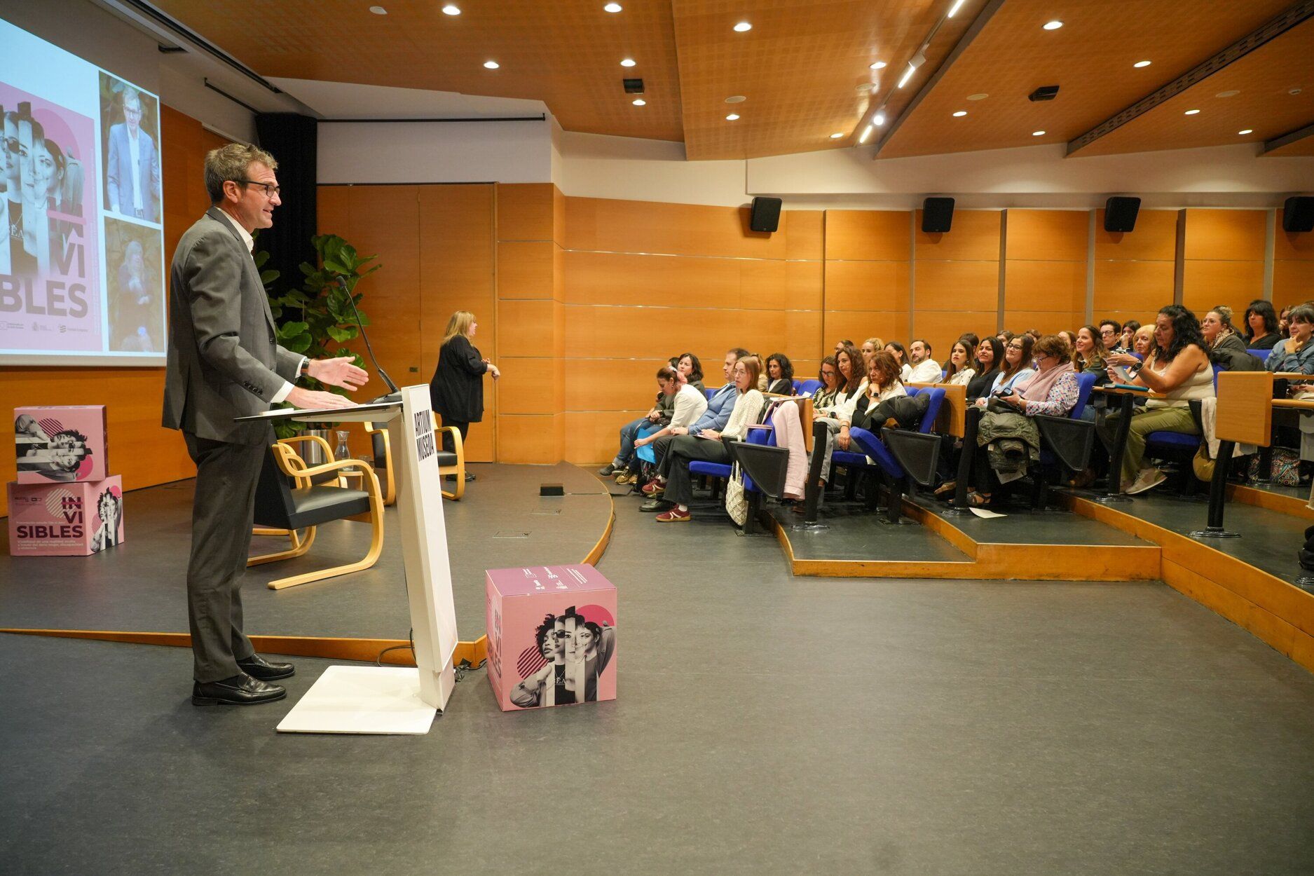En imágenes: Presentación en Vitoria del estudio sobre mujeres con discapacidad y violencia de género