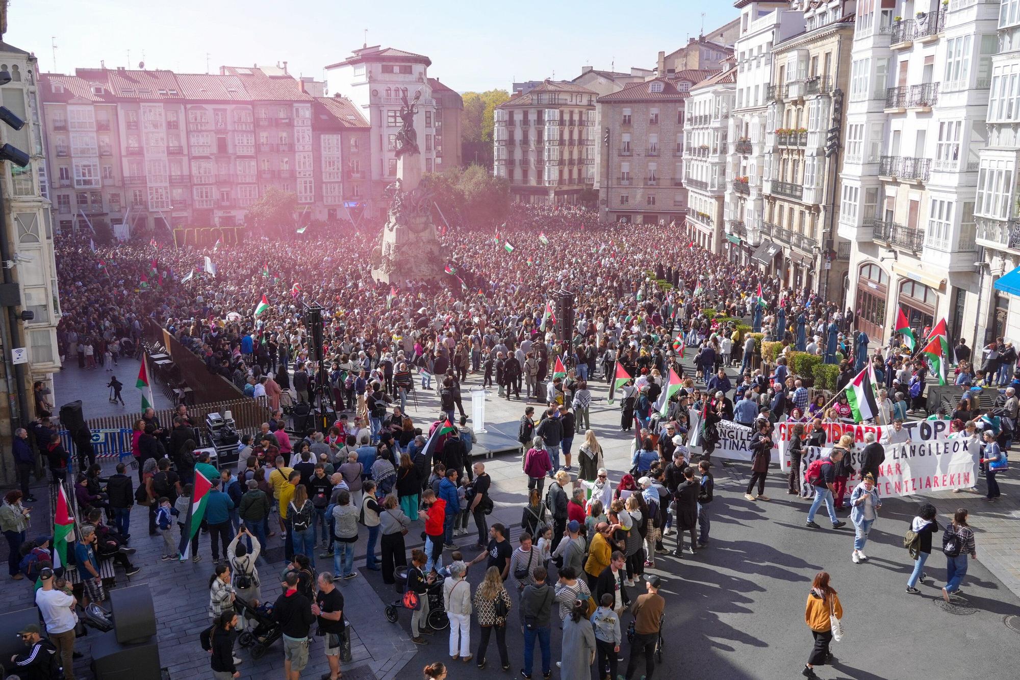 Manifestación en favor del pueblo de Gaza en Vitoria