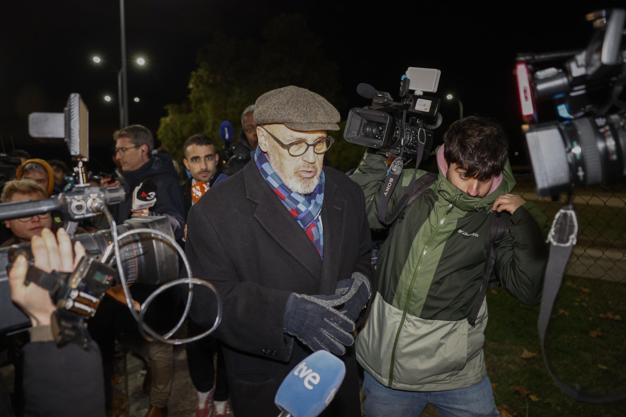Fotos de la salida de Santos Cerdán de la cárcel de Soto del Real