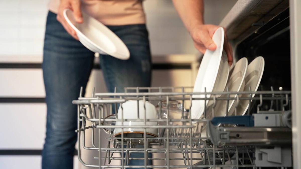 Método definitivo para eliminar la suciedad y el mal olor del lavavajillas