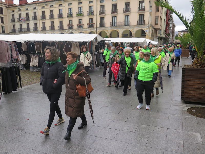 La marcha contra el cáncer de Urretxu y Zumarraga, en imágenes