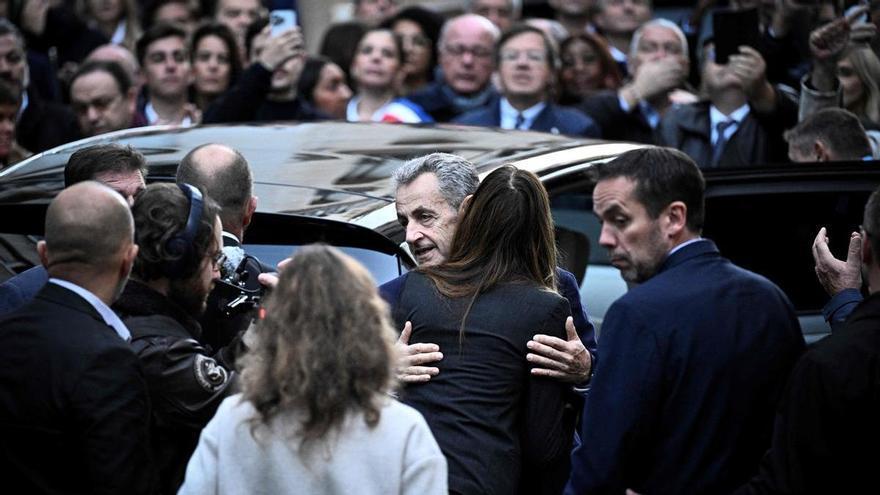 Sarkozy entra en la prisión de La Santé para cumplir una pena de 5 años por conspiración criminal