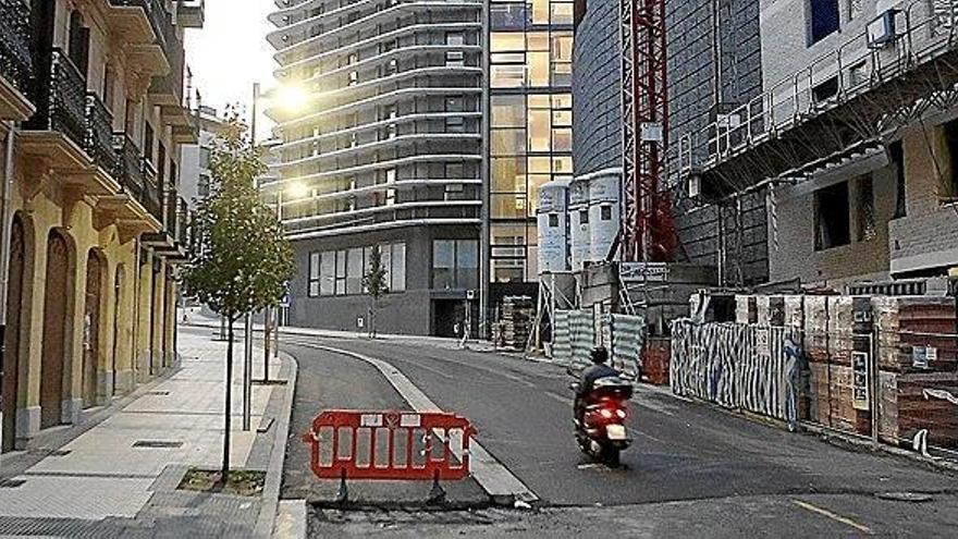 Se abre al tráfico la nueva calle Lizarra en San Bartolomé