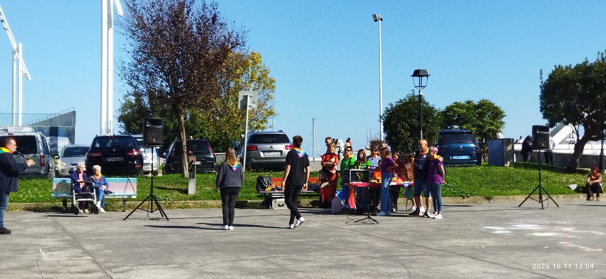 En imágenes: Ondarroa celebra el Día del Abrazo a la Diversidad