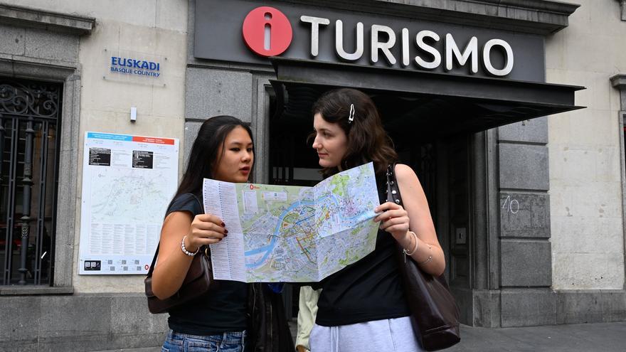 El turismo sube un 10% en Bilbao en 2025 mientras que baja en Donostia y Gasteiz