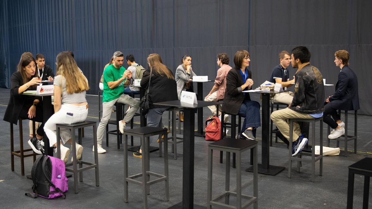Las &#039;entrevistas express&#039; son una forma de encontrar empleo con efectividad comprobada.