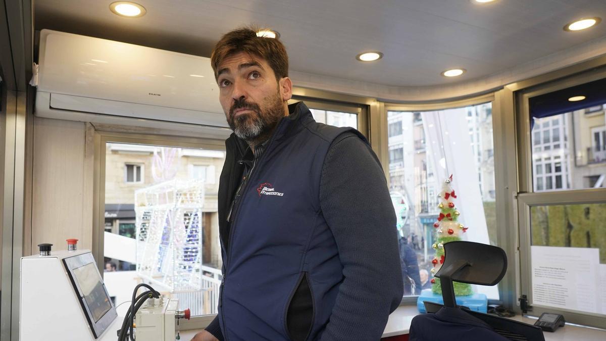 Fernando ya había cerrado la noria de la Virgen Blanca cuando el terremoto sacudió Araba, así que no pilló a ningún cliente en las cabinas más alta