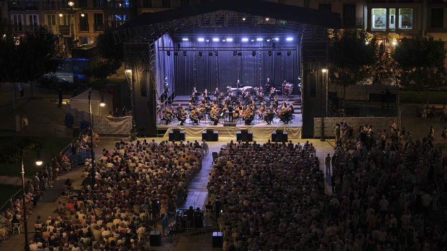 Fotos del concierto en la Plaza de Castillo de la Orquesta Sinfónica de Navarra