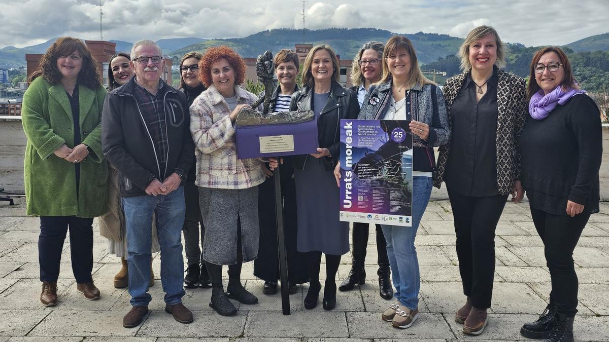 Los municipios de Ezkerraldea y Meatzaldea, unidos en la marcha Urrats Moreak.