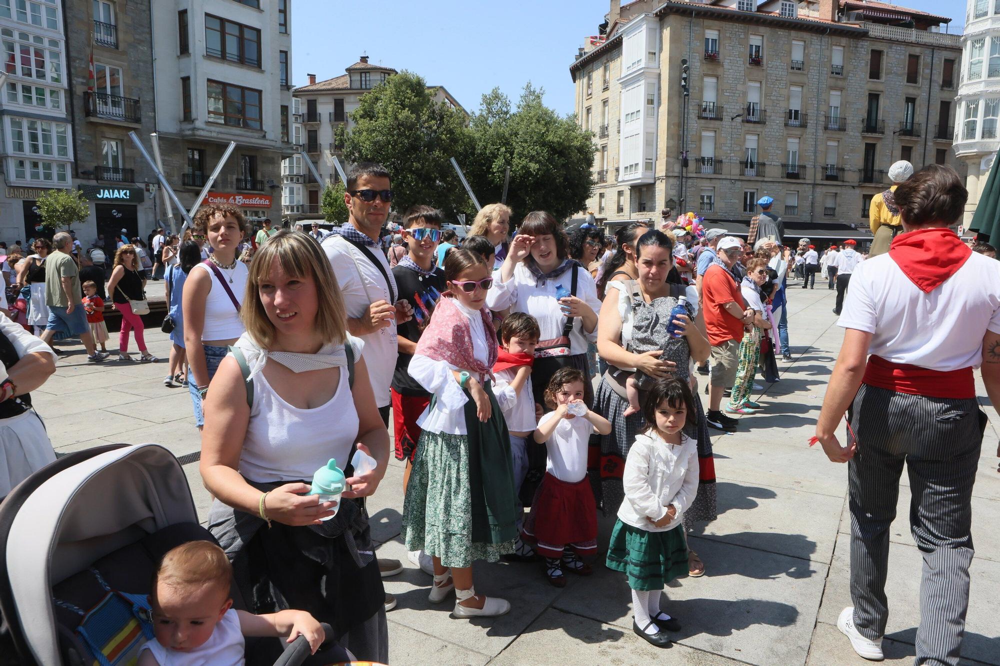 En imágenes: Los txikis se adueñan de su día en las fiestas de La Blanca