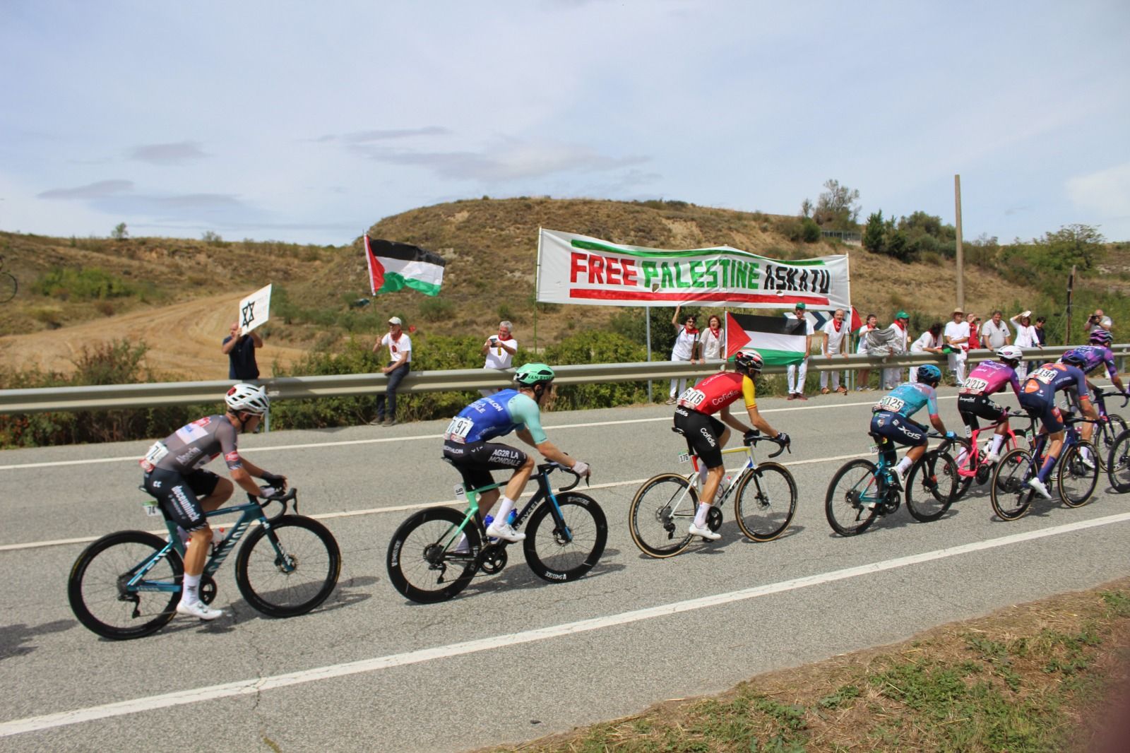 La Vuelta, a su paso por Lumbier