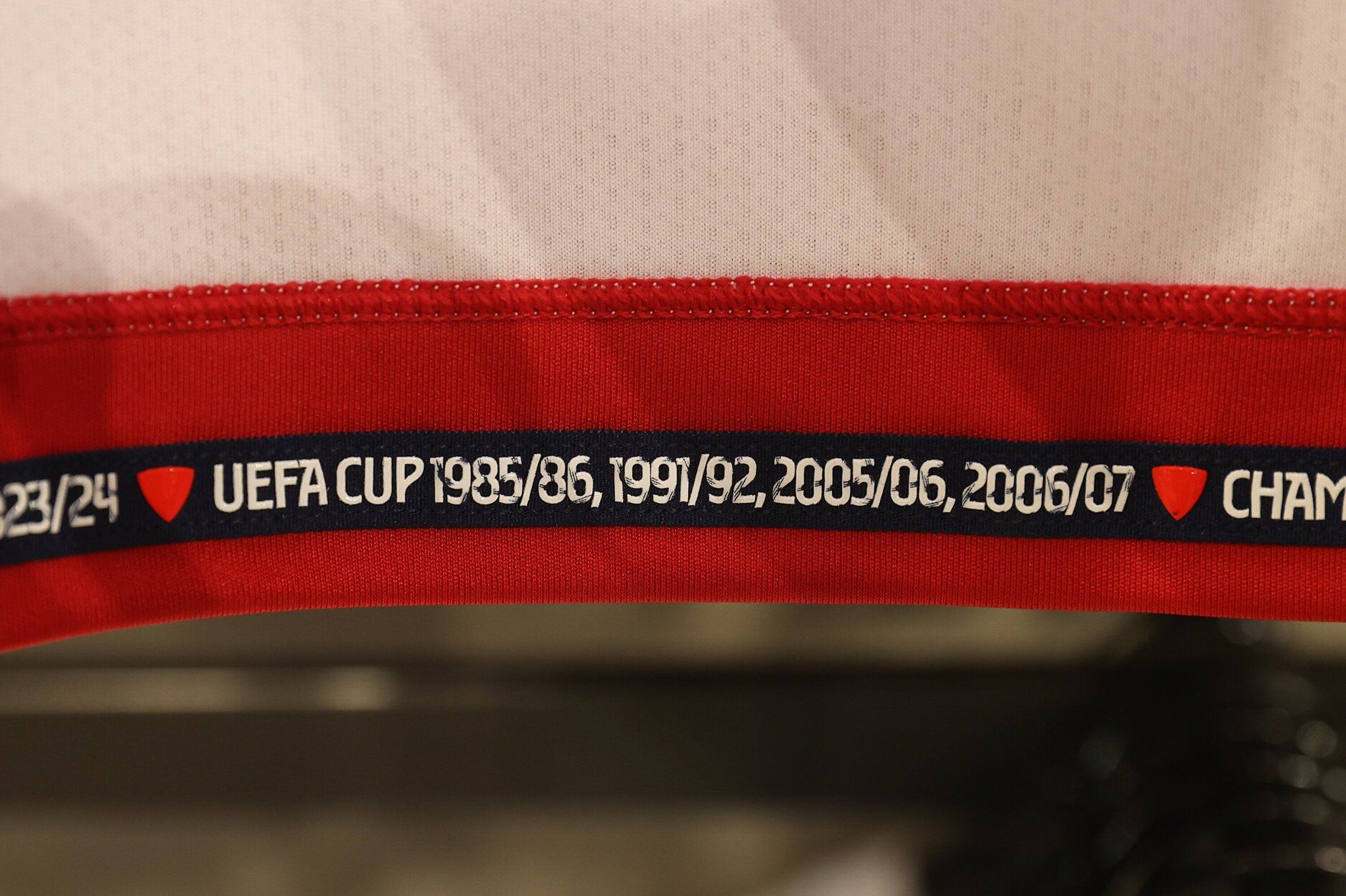 Fotos de la tercera equipación de Osasuna