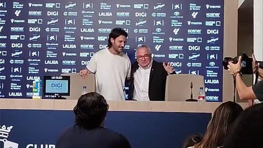 Imágenes de la rueda de prensa de despedida de Juan Cruz
