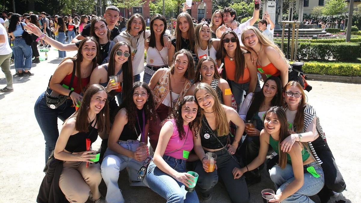 Las comunidades estructuran la sociedad Las comunidades estructuran la sociedad