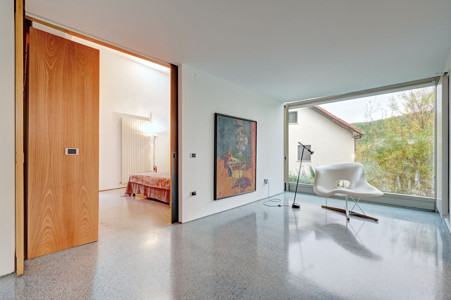 Una vivienda única en Alzuza sale al mercado: luz natural, paisaje del valle y un diseño pensado para el bienestar