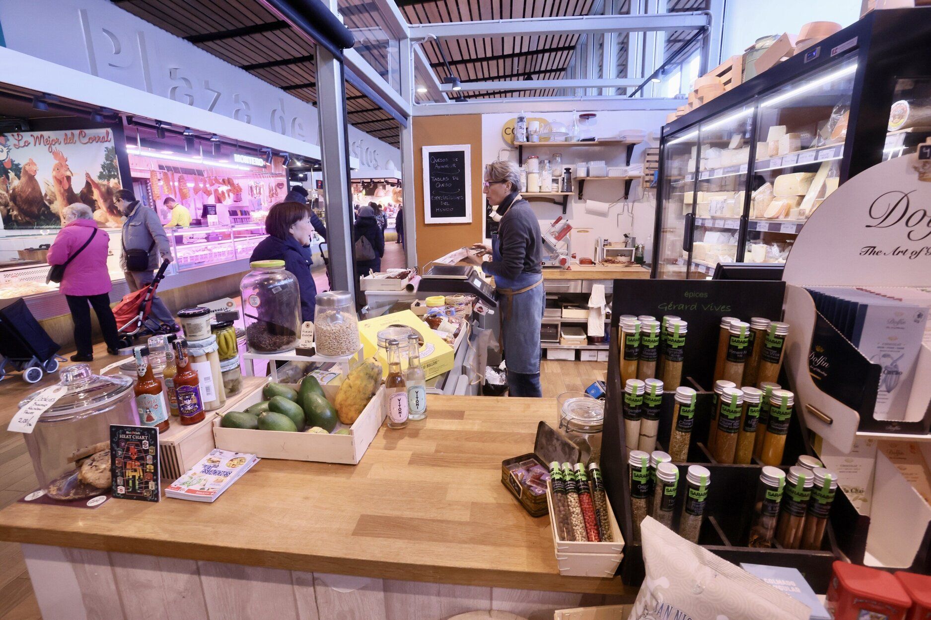 En imágenes: La despensa de Vitoria del Mercado de Abastos cumple 50 años