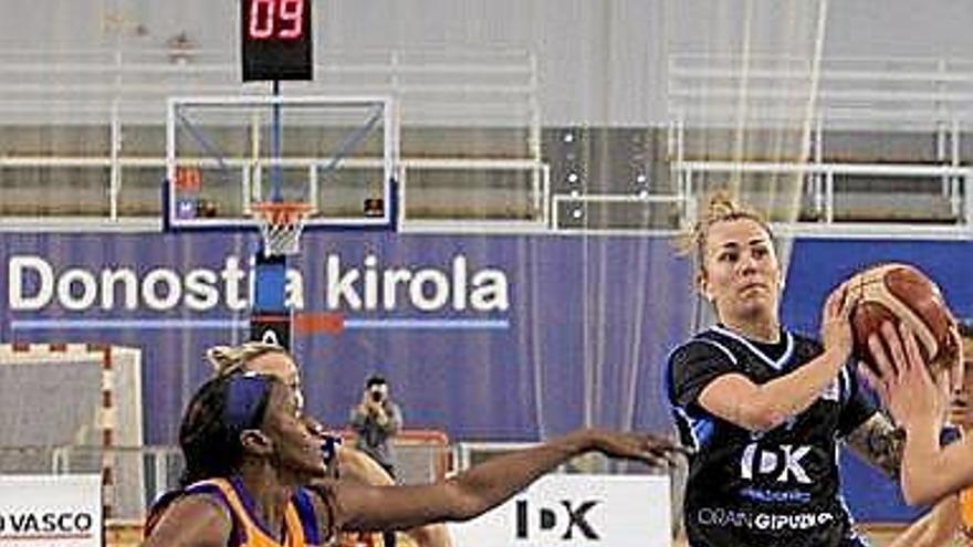 La pívot africana Meiya Tirera, primer fichaje del IDK