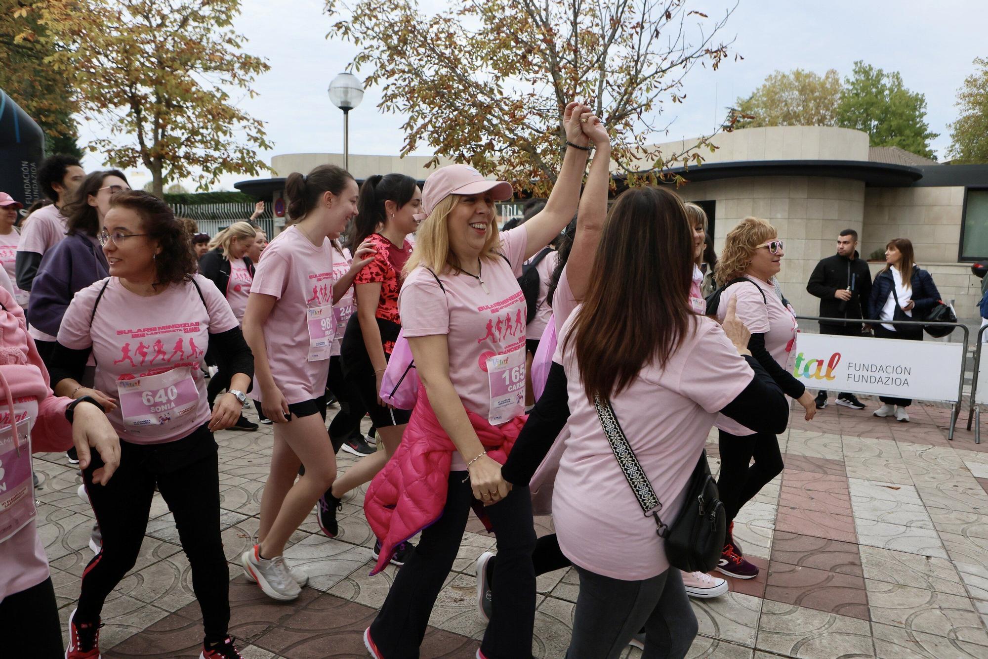 En imágenes: Vitoria se vuelca con la VI Carrera Solidaria contra el Cáncer de Mama