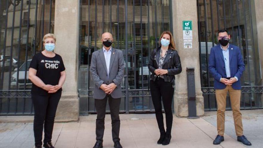 La teniente de alcalde, Gloria Olcoz, el consejero Bernardo Ciriza y la alcaldesa de Falces, Sara Fernández, junto al director general de  Administración Local y Despoblación, Jesús Mari Rodríguez.