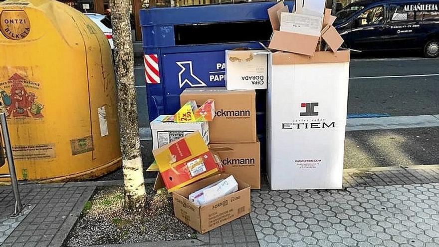 Constatan el depósito de basura fuera del 47% de los recipientes