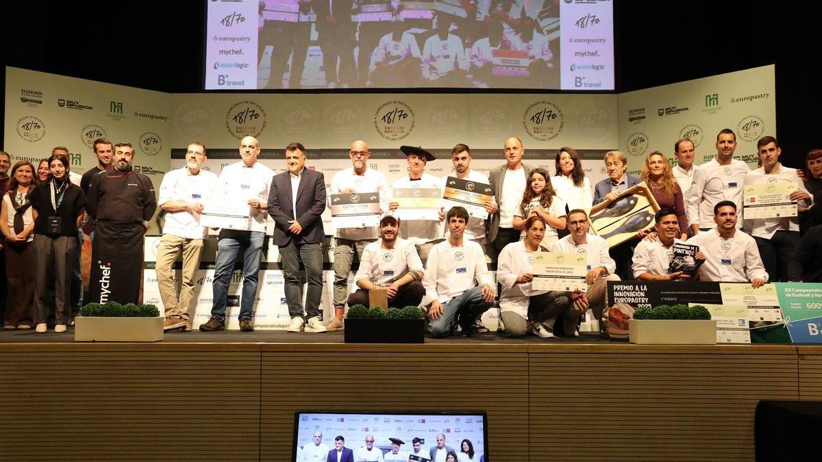 Foto de familia de los ganadores del concurso de pintxos de Euskal Herria
