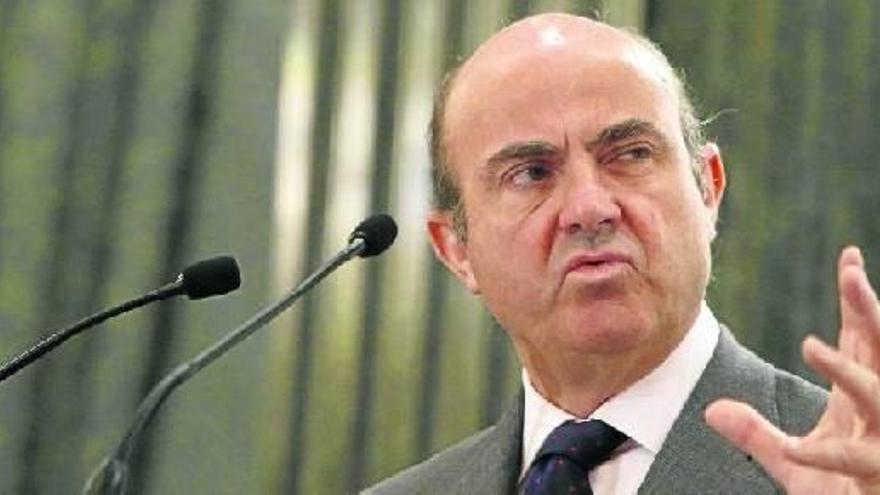 El ministro de Economía y Competitividad, Luis de Guindos, durante su intervención en el Foro Cinco Días.