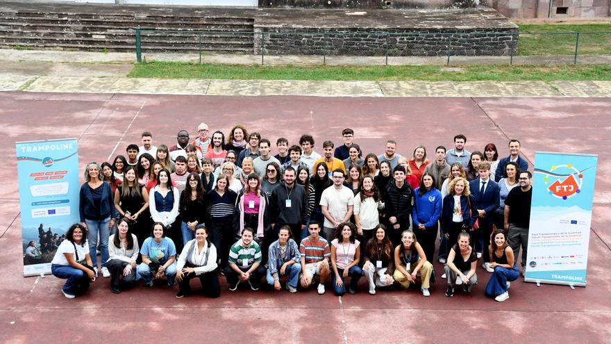 50 jóvenes reivindican en Lekaroz el derecho "a regresar a casa"
