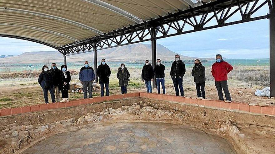 Finaliza la restauración del mosaico romano del yacimiento de El Villar
