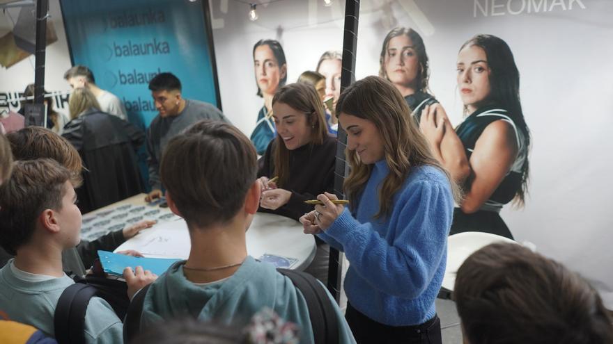 Entusiasmo juvenil en un arranque multitudinario de la Durangoko Azoka