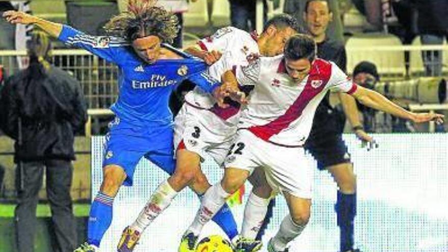 El Real Madrid sufre demasiado para vencer al Rayo