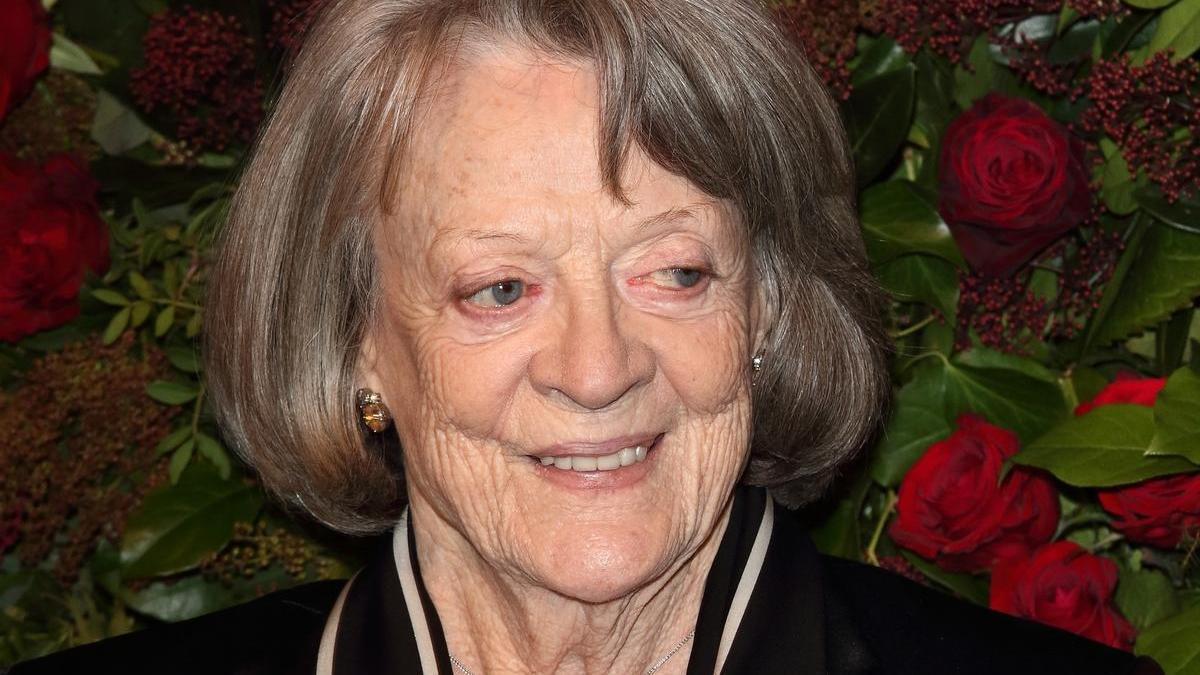 Maggie Smith (89), actriz británica.