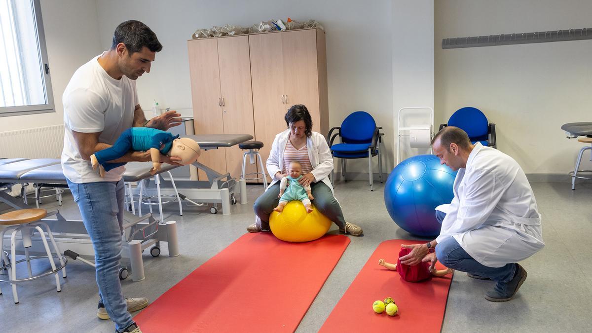 Una sesión de simulación en el Grado en Fisioterapia, impartida en el Campus de Tudela.